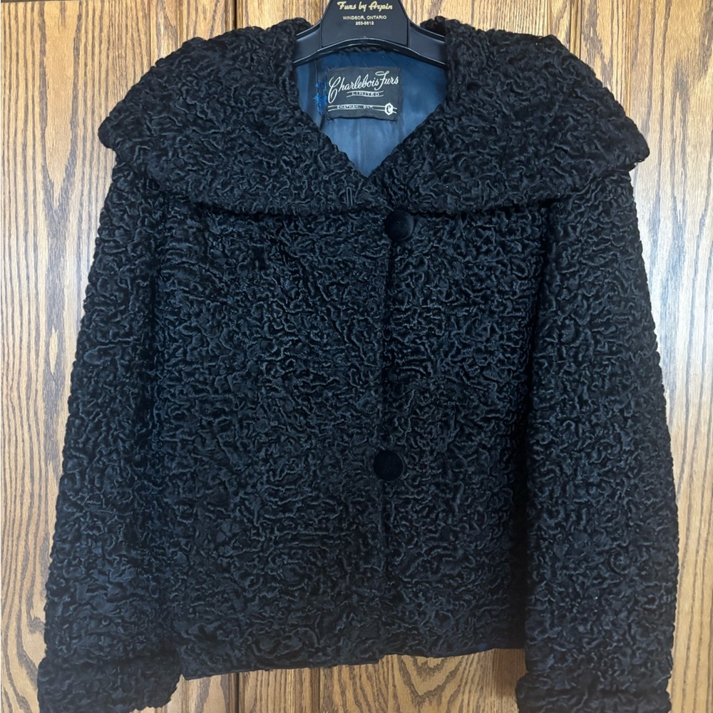 Beautiful vintage Persian lamb fur Jacket size medium